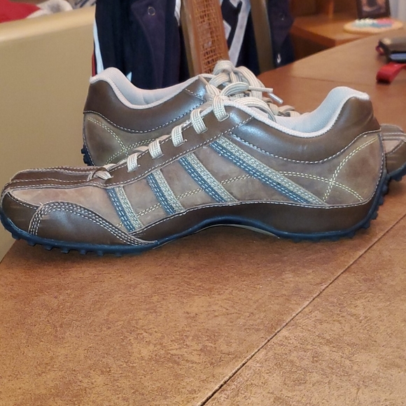 Sketcher shoes That are styled like doc Martin's - Picture 4 of 8